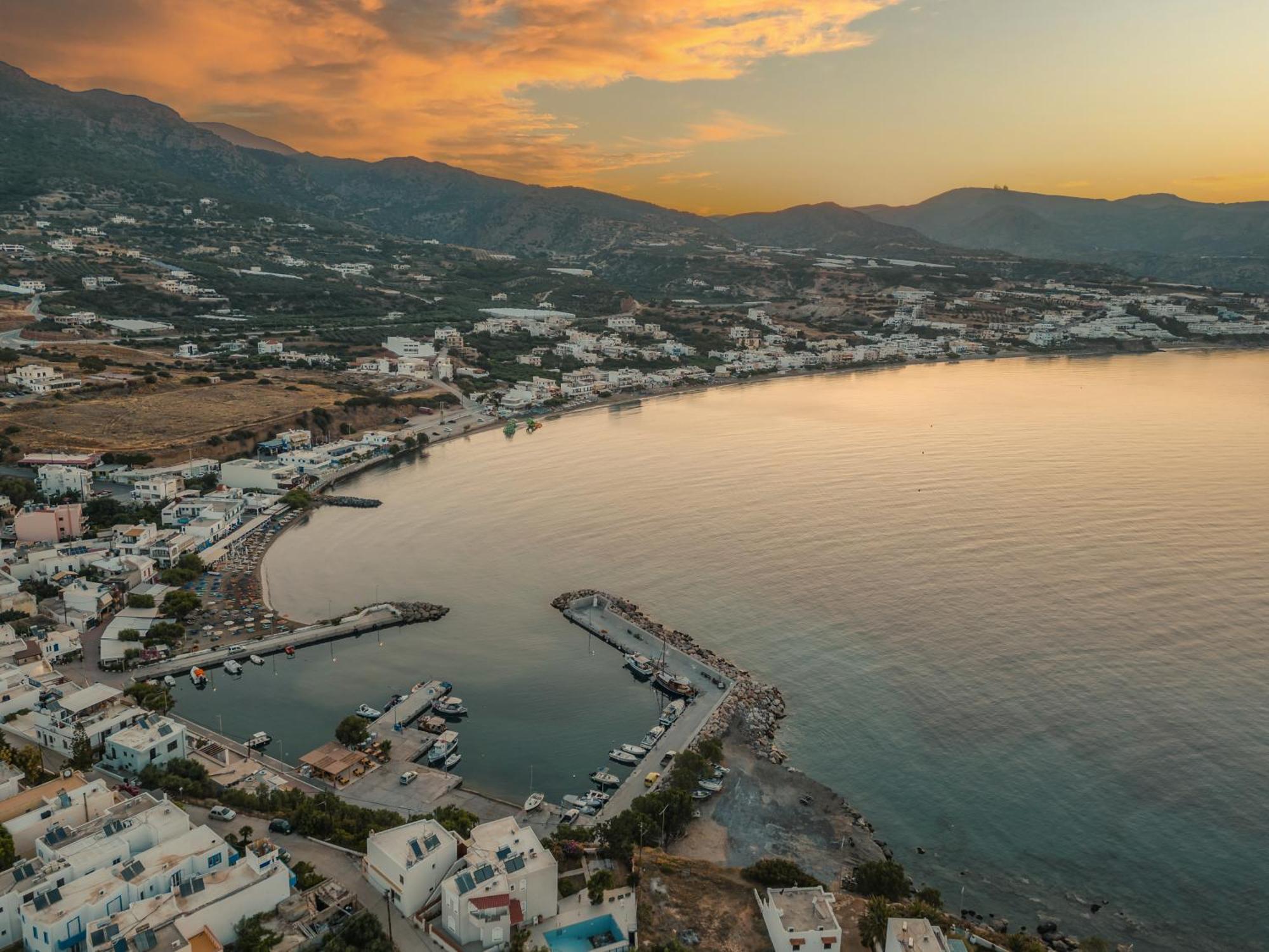 Plakakia Luxury Apartments Makrýgialos Esterno foto